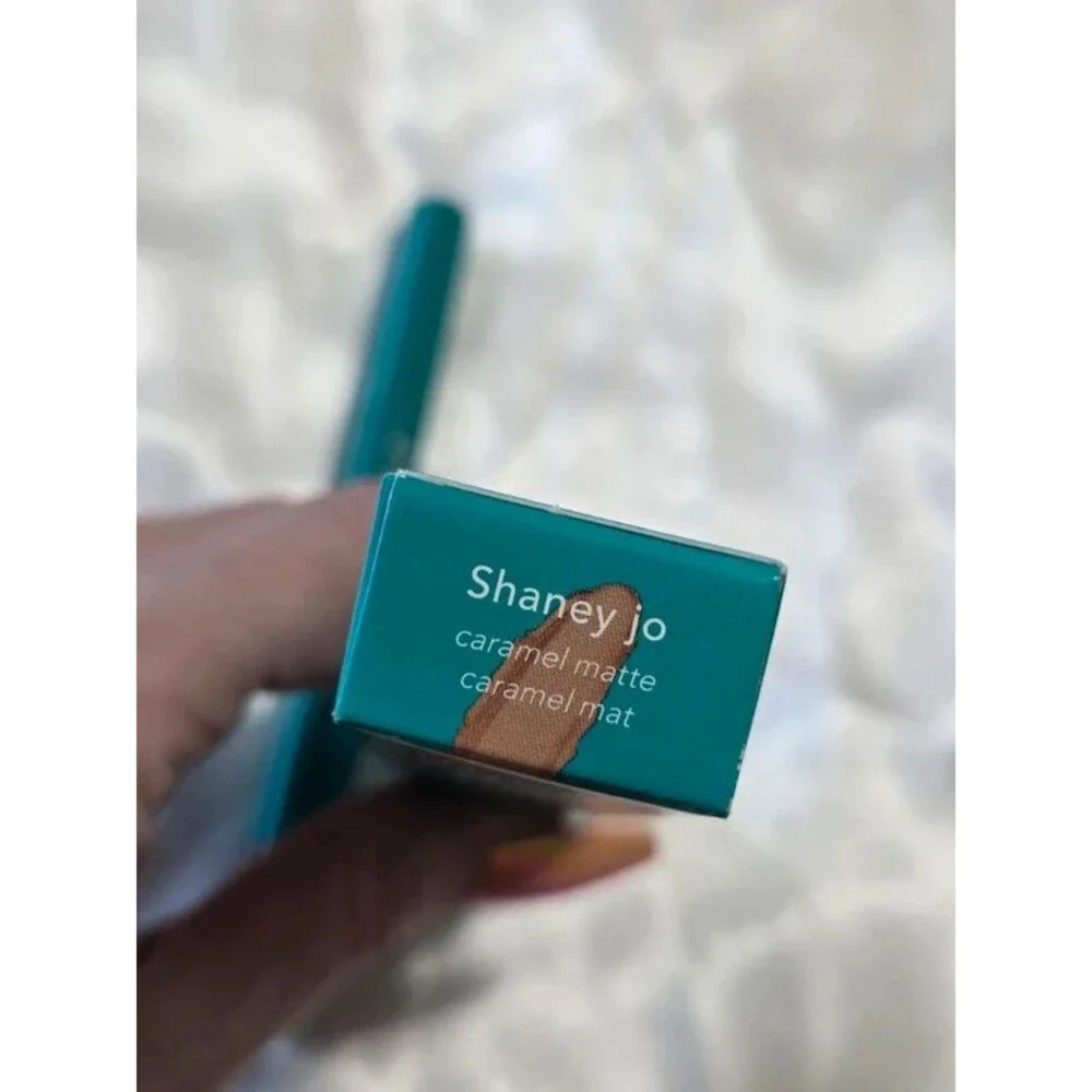 Thrive Infinity Waterproof Eyeshadow Stick - Shaney Jo(caramel matte)